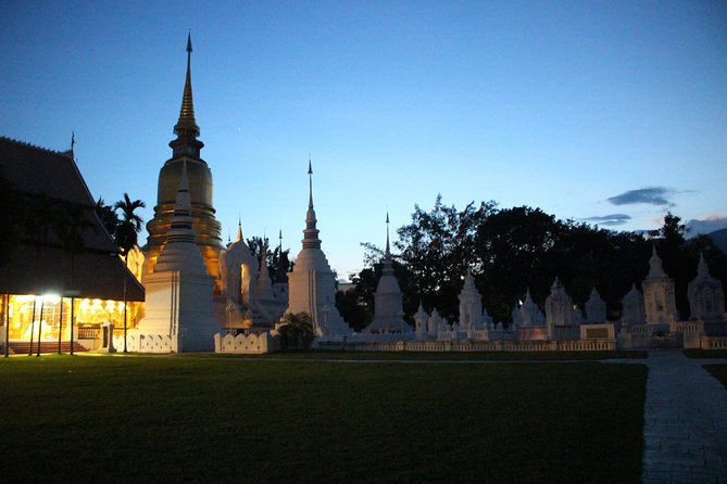 Private Evening! Crisscross Chiang Mai's Night by the classic Tuk Tuk - A private tuk-tuk circuit from 6:00 PM to about 8:30 PM