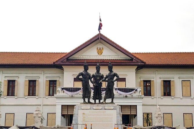Private Half-Day Tour The Old Chiang Mai City With Street Foods - Three Kings Monument: a quick landmark that ties the story together