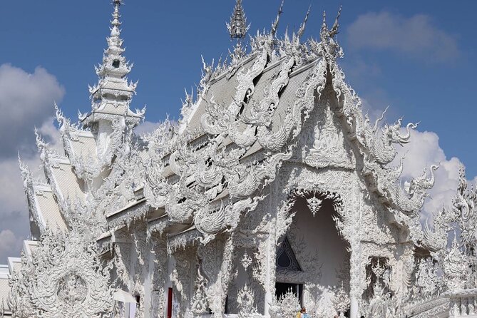 Private Tour Chiang Rai 3 Wonderful Temples & Lalitta Cafe - Key things to know before you go