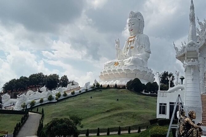 Private Tour Chiang Rai 3 Wonderful Temples & Lalitta Cafe - Price and inclusions: what $141 per person really covers