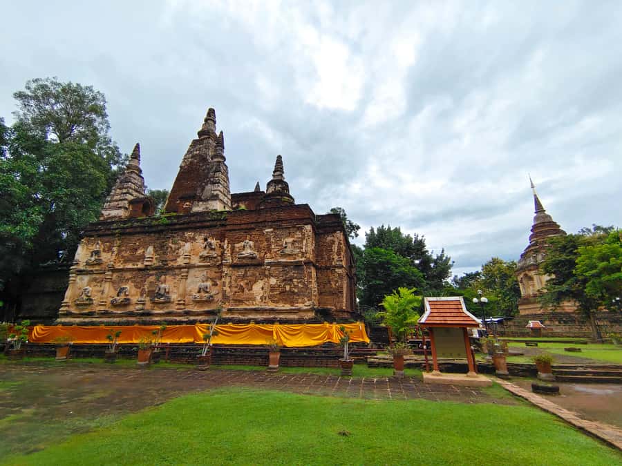 Private tour Chiangmai , Explore hidden gems Lanna temple - Guide Eddie and the benefit of explanations