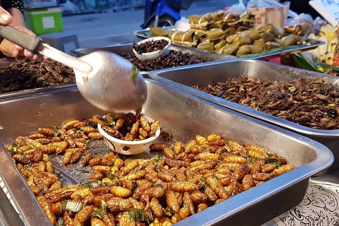 Private Tour: Food Tasting like local - Stop 3: Chiang Mai Gate for the night street food finale