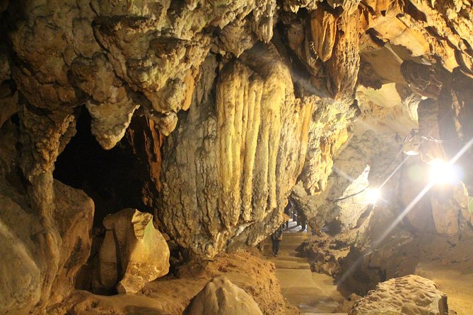 Private tour] Perfect day! Sticky waterfall + ChiangDao Cave + Wat BandenTemple - Wat Ban Den: a big temple complex where structure matters