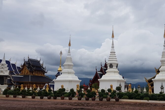 Private tour] Perfect day! Sticky waterfall + ChiangDao Cave + Wat BandenTemple - Bua Thong Waterfalls: the sticky waterfall finish