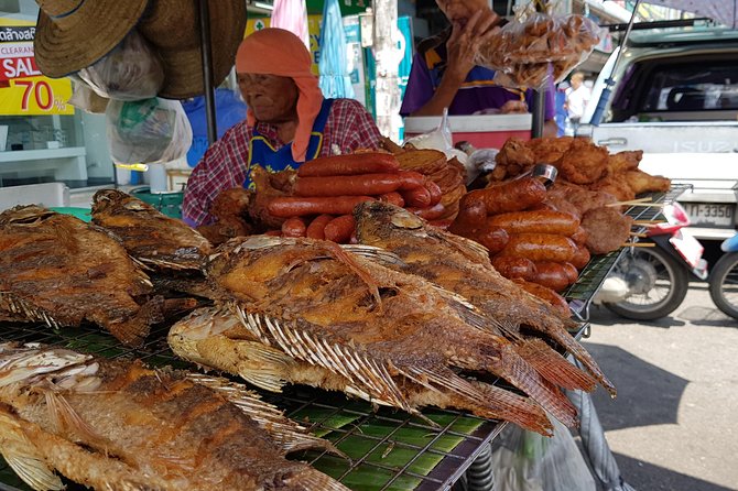 Private Tour: Sightseeing City walking Tour - What to Expect From the Guide During Temple and Market Stops