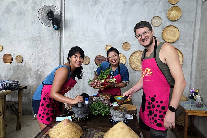Signature Thai Cooking Course - Getting the most out of the market and the cooking station