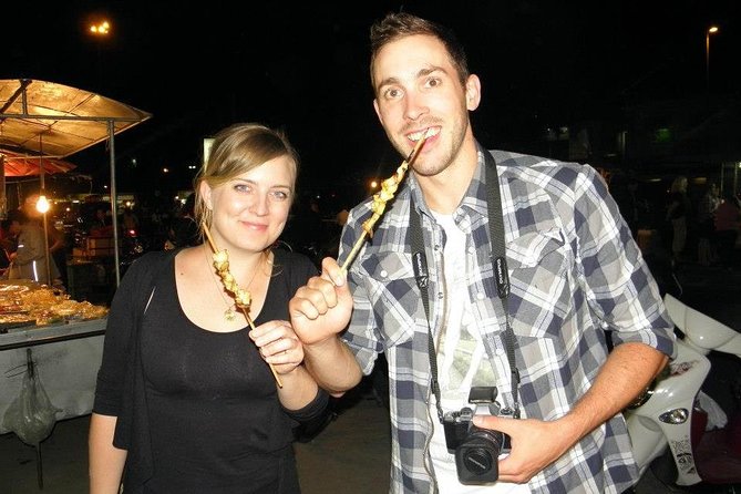 Small-Group Chiang Mai Evening Street Food Tour - Small-Group Size, Hotel Pickup, and the Songthaew Ride