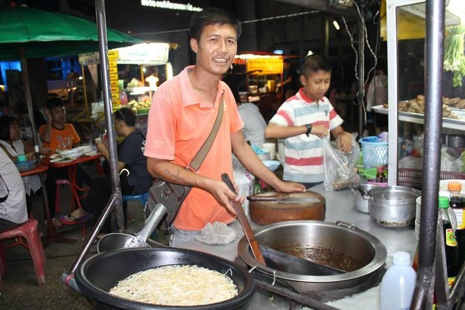 Small-Group Chiang Mai Evening Street Food Tour - Second Market, Dessert Round: Coconut Dumplings and Sweets