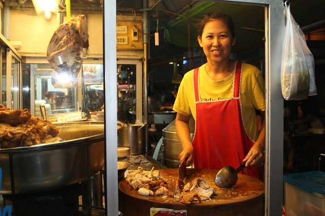 Small-Group Chiang Mai Evening Street Food Tour - Price and Value for a 2.5-Hour Chiang Mai Food Crawl
