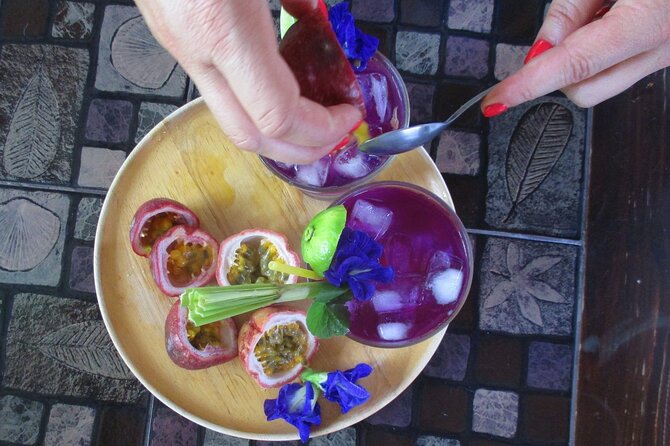 Small Group Northern Thai Cuisine & Market Tour in Chiang Mai - Key highlights at a glance