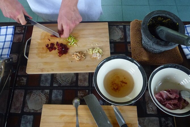 Small Group Northern Thai Cuisine & Market Tour in Chiang Mai - Your dish choices: pick one from each category