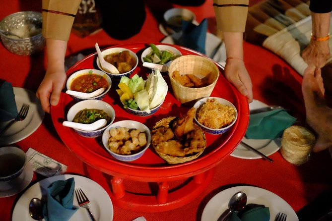 Small Group : Traditional Dinner with Performance and Local Fresh Market Tour - Key things to know before you go