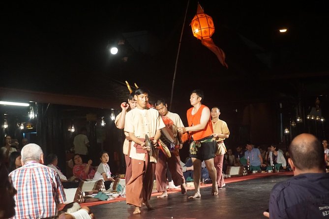 Small Group : Traditional Dinner with Performance and Local Fresh Market Tour - Muang Mai Market: 30 minutes of real food culture