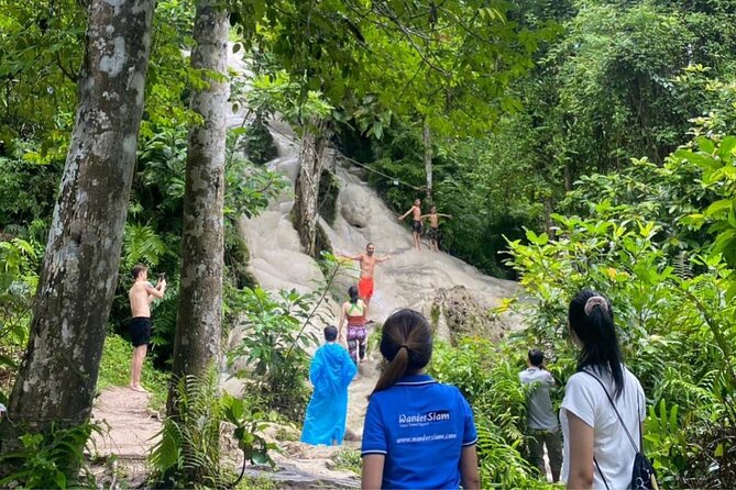 Sticky Waterfall Chiang Mai and Mae Ngat Boat Tour - Wat Ban Den: the temple stop that teaches, not just photographs
