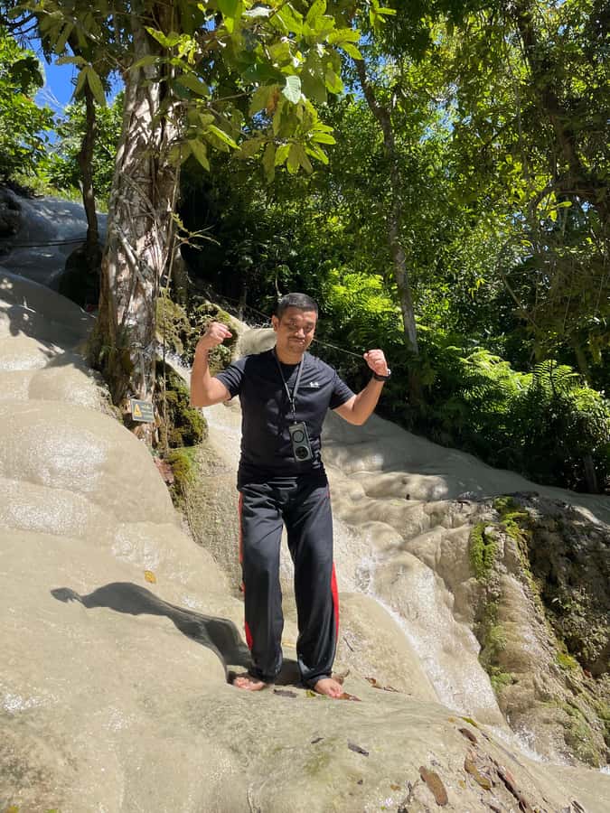 Sticky Waterfall Half-day with Private Car - Your English driver: more than just a chauffeur