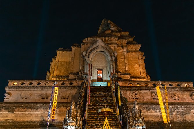 Sunlight or Moonlight: Chiang Mai City Tuk Tuk Tour - Timing tips for the 8 AM vs 3 PM options