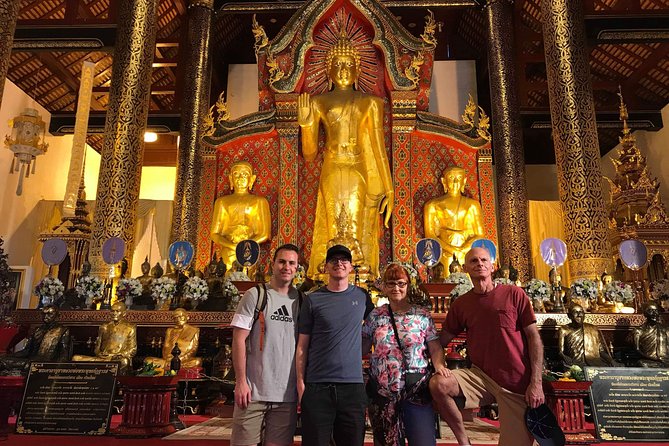 Temples Tour with Private Cruise - Warorot Market (Kad Luang): shopping with real local variety