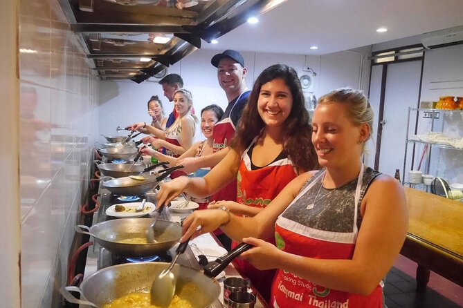 Thai Cooking Class with Local Market Tour in Chiang Mai - Arriving at the Galangal Cooking Studio, pickup and setting