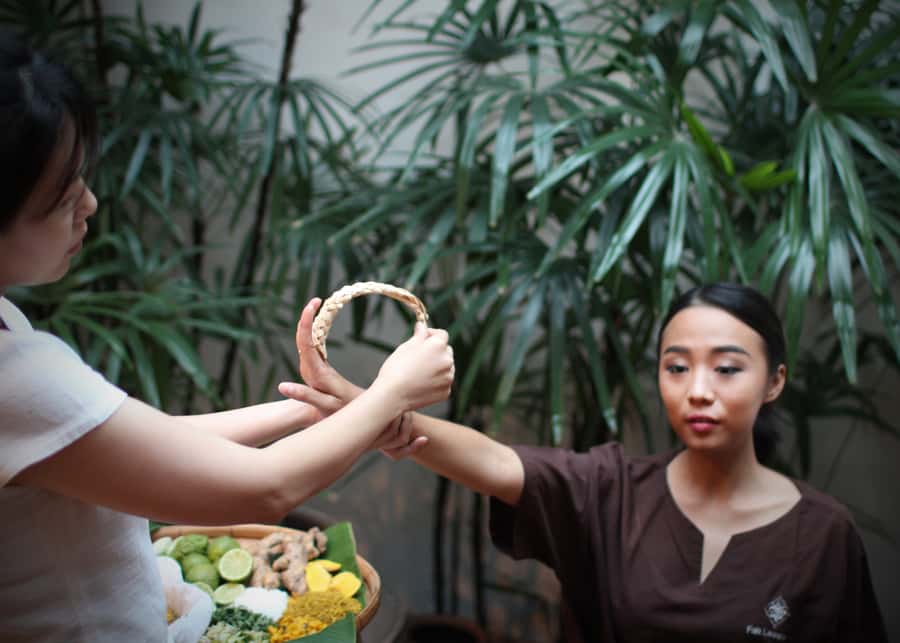 Thai Luxury Spa Packages - Fah Lanna Spa in Chiang Mai’s Old City moat: the setting