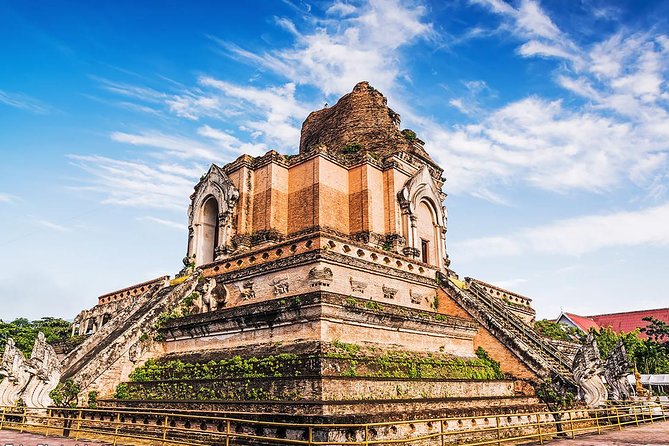 The Best City Tour View Points Wat Doi Suthep, Wat Chedi Luang and Wat Pha Lat - Why these three Chiang Mai temples click together