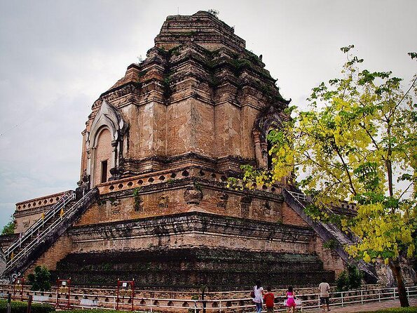 The Best City Tour View Points Wat Doi Suthep, Wat Chedi Luang and Wat Pha Lat - Pickup, van comfort, and the meeting point you should remember