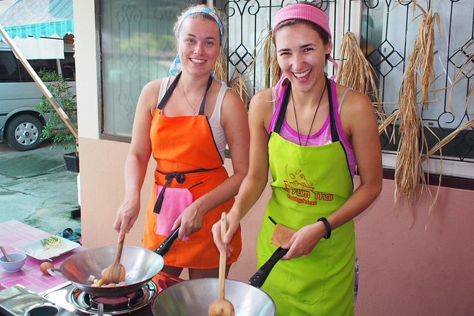 Tomyumthai Cooking Class in Chiang Mai - Price and value: about $32.61 for market plus cooking