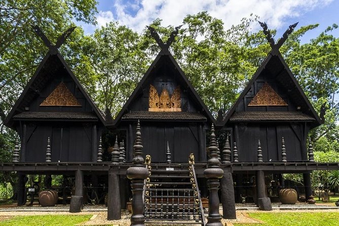 White Temple-Black House & Blue Temple Tour From Chiang Mai - Lunch and Small-Group Timing: Where This Tour Gets Nice