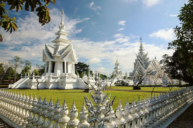 White Temple-Black House & Blue Temple Tour From Chiang Mai - The 7:00 am Start From Chiang Mai (And Why It Helps)