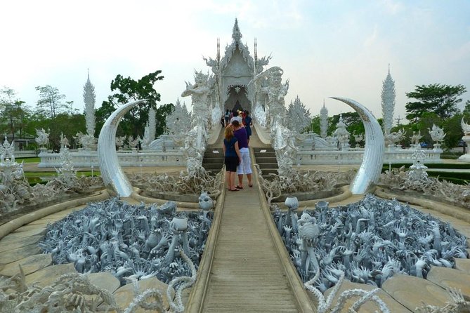White Temple, Black House Museum and Hot Spring Tour from Chiang Mai (SHA Plus) - Mae Khachan Hot Spring for Mineral Foot Soaks Before Temples