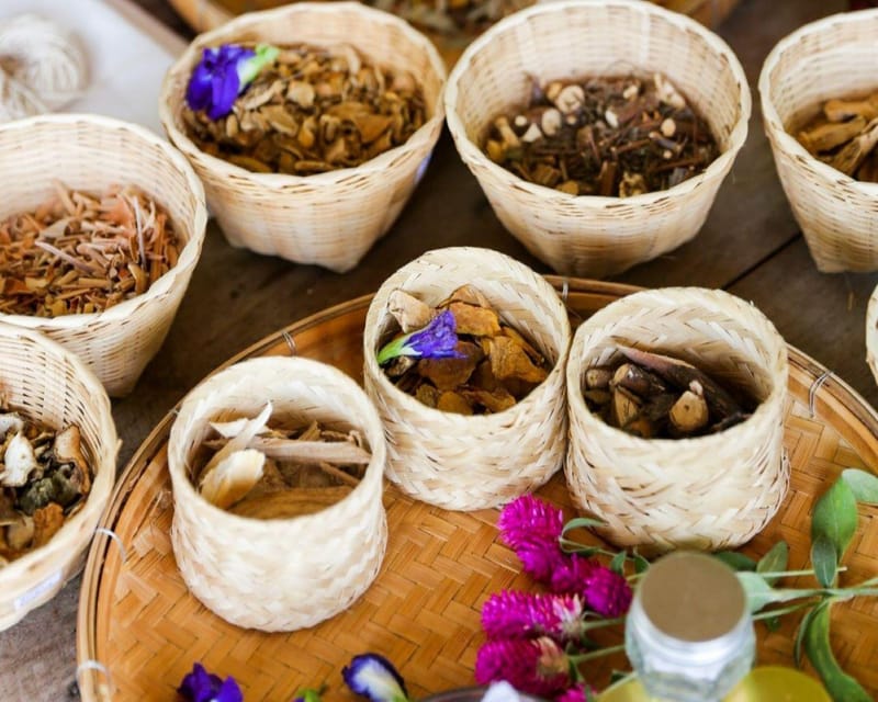 Workshop Making Herbal ball & herbal inhaler - Making herbal balls: the calming, hands-on part